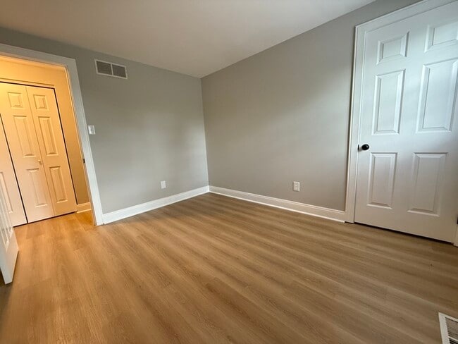 Building Photo - Beautiful 4 beds 2.5 baths in Columbus!