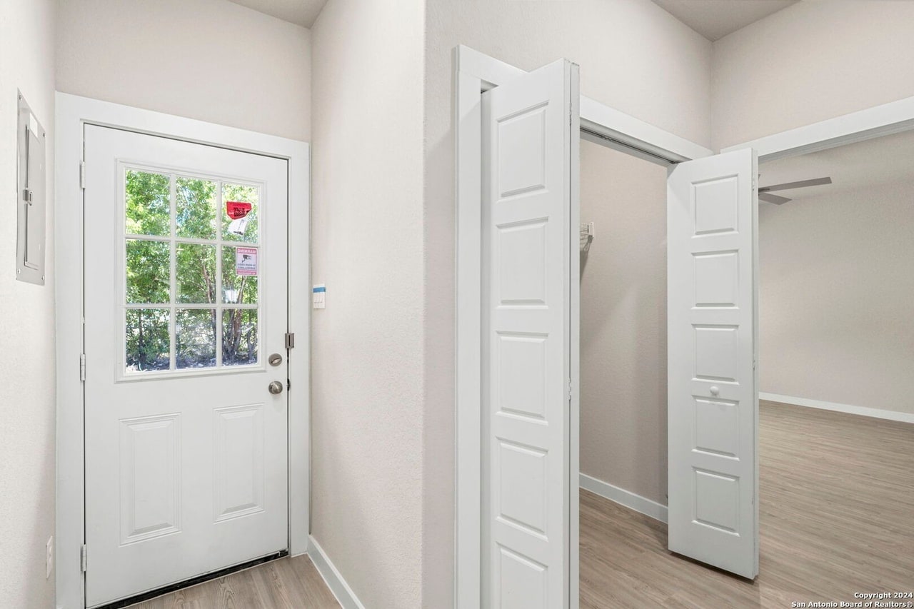 Building Photo - 510 Carol Crest St