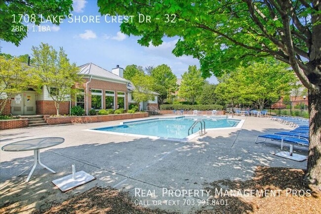 Building Photo - 1708 Lake Shore Crest Dr