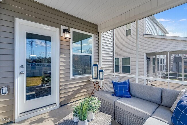 Building Photo - 131 S Finley Lndg Pkwy