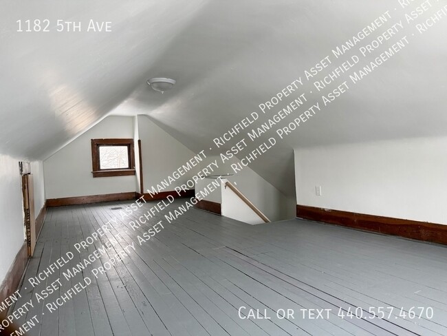 Building Photo - 1182 5th Ave