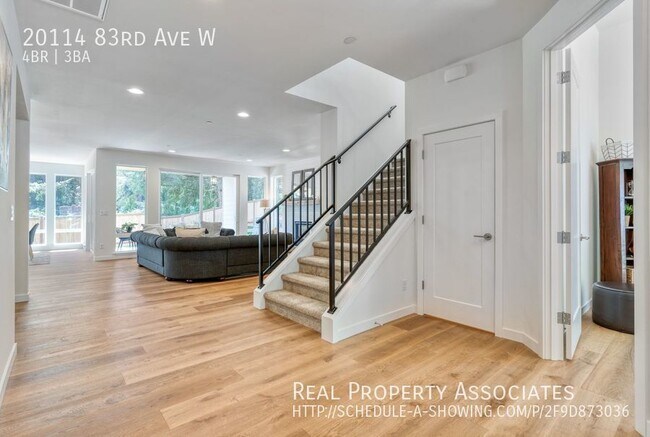 Building Photo - Edmonds Home
