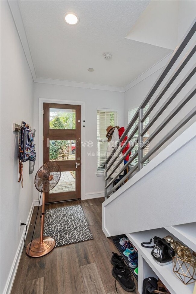 Building Photo - 109 E Evans St