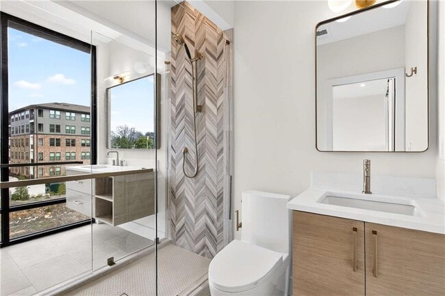 Building Photo - 816 Berne St SE