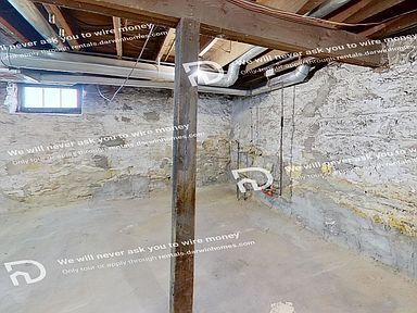 Building Photo - 3528 St John Ave
