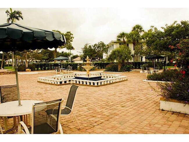 Building Photo - 2151 NE 68th St