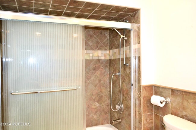 Building Photo - 30 Meadow Green Cir