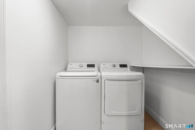 Building Photo - 48 Lockwood Ave