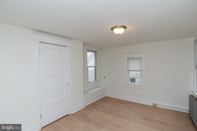 Building Photo - 37 S 13th St