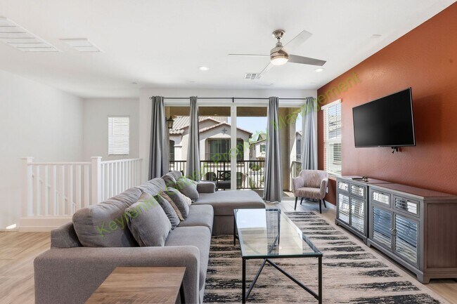 Building Photo - Fully-Furnished End Unit Gilbert Home in Warner Meadow Community