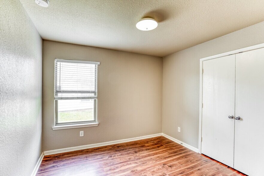 Building Photo - 20639 Tealbrook Dr