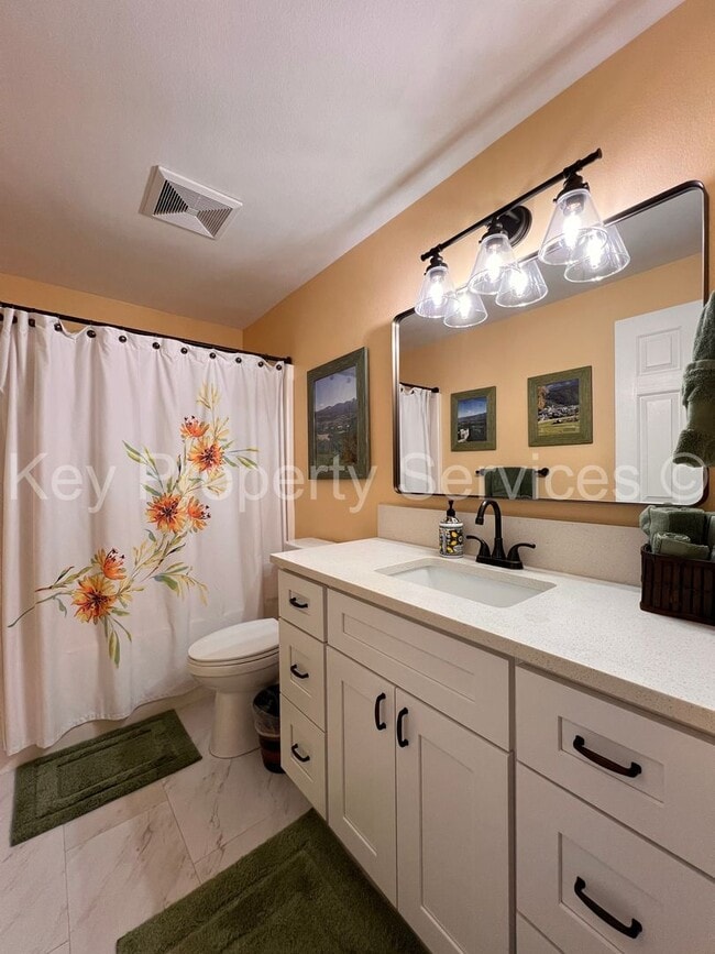 Building Photo - MOVE IN SPECIAL! HALF OFF! Spacious Felida...