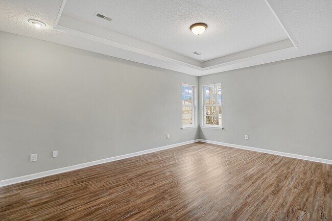 Building Photo - 2426 Quail Ridge Ln SW