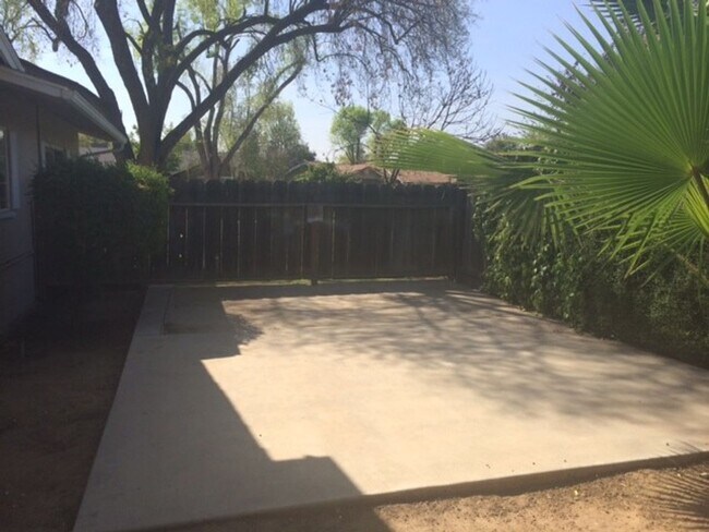 Building Photo - 252 W San Carlos Ave