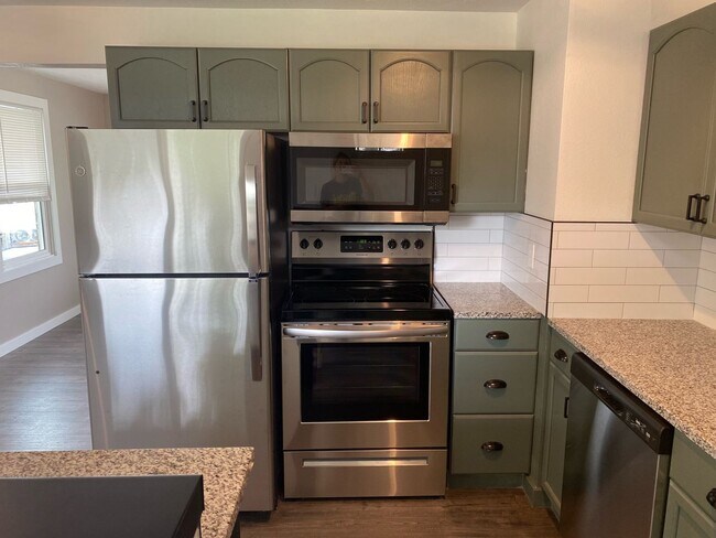 Building Photo - Completely Remodeled Northwest Area 3 Bedr...