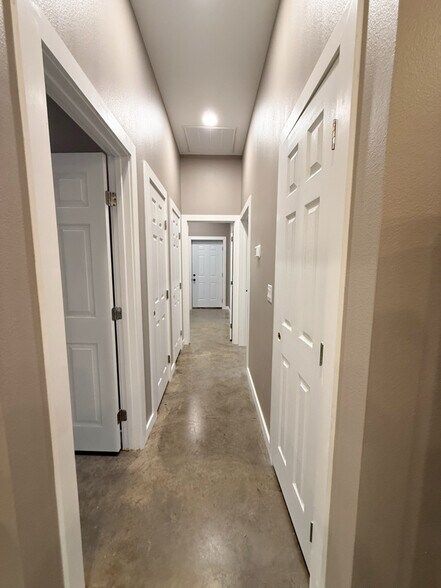 Building Photo - 1991 County Rd 2443