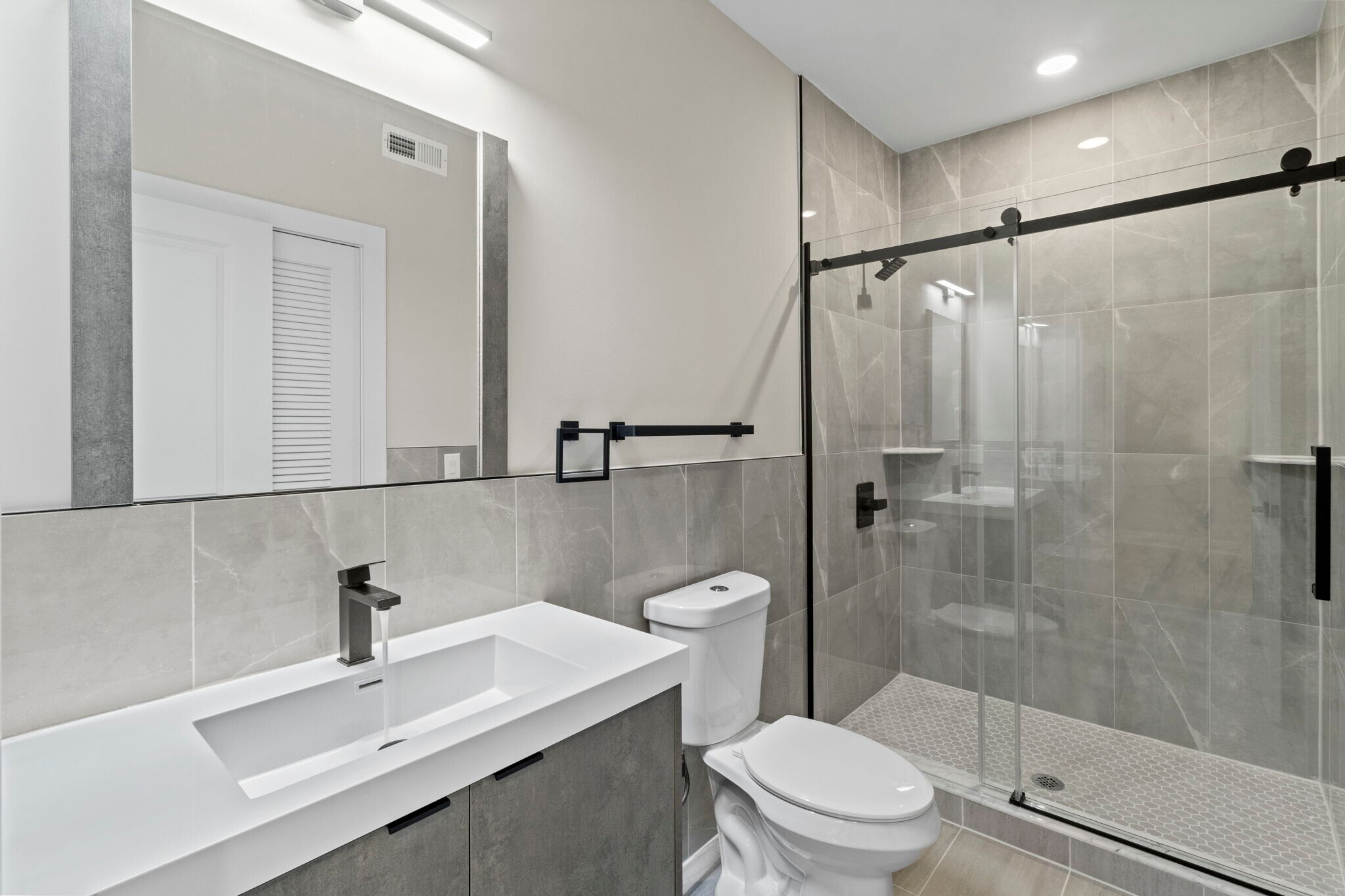 Building Photo - 2625 W Jefferson St