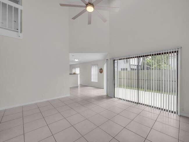Building Photo - 1744 Shoreside Cir
