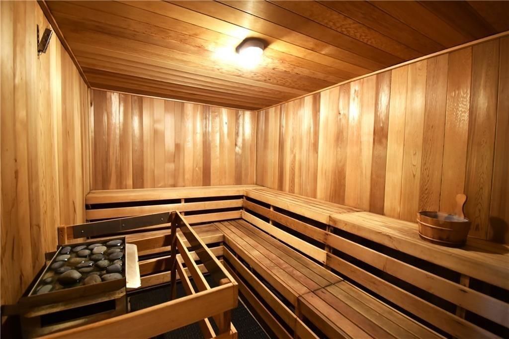 Building Photo - 901 Abernathy Rd NE