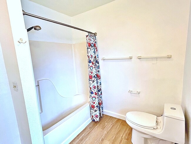 Building Photo - 858 N Stafford St