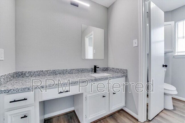 Building Photo - 8526 Deer Meadow Dr