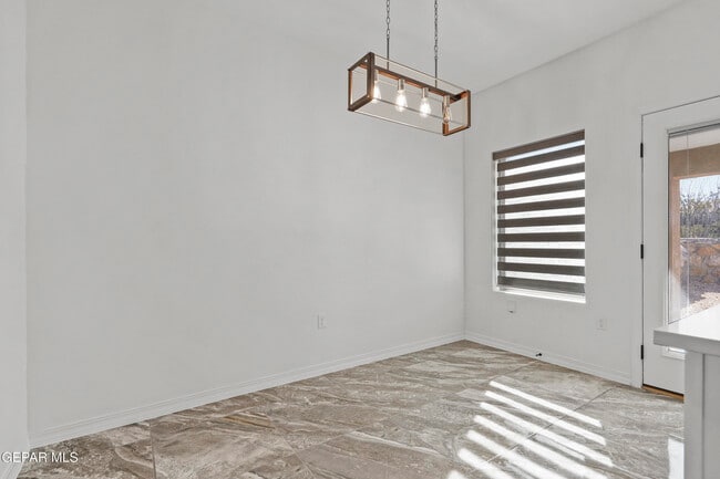 Building Photo - 6315 Escondido Dr