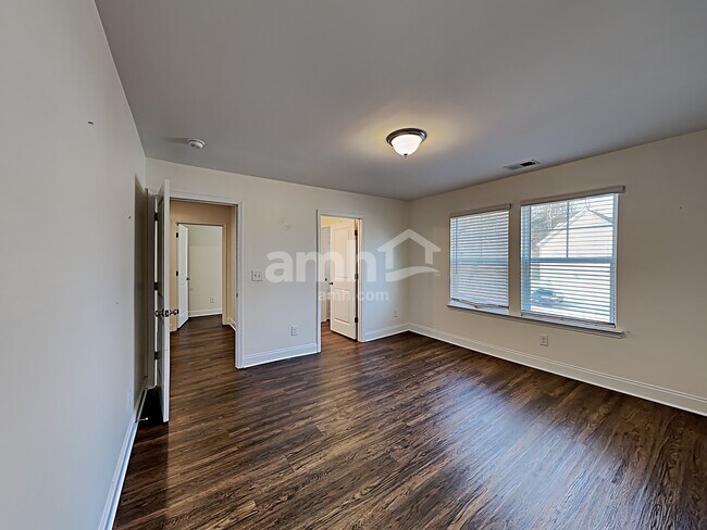 Building Photo - 145 Lindridge Dr