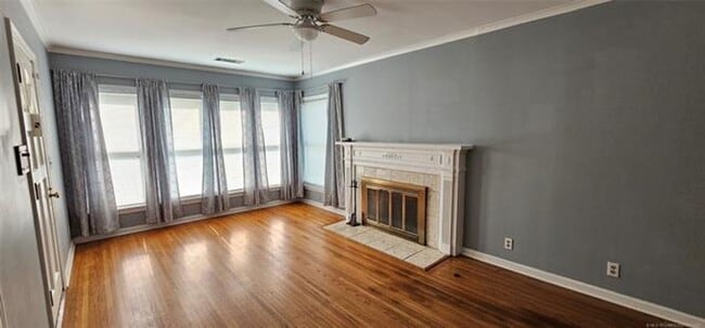 Building Photo - 3-bedroom, 1 bathroom, 1 car attached gara...