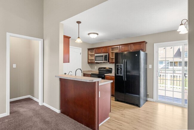 Building Photo - 3 Bedroom Pet Friendly Home For Rent Close...