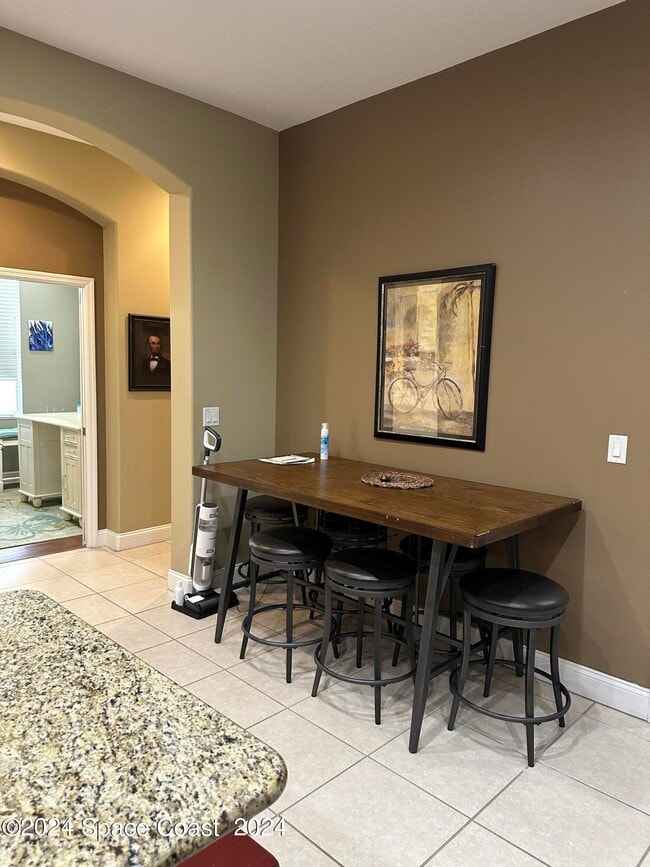 Building Photo - 8667 Villanova Dr