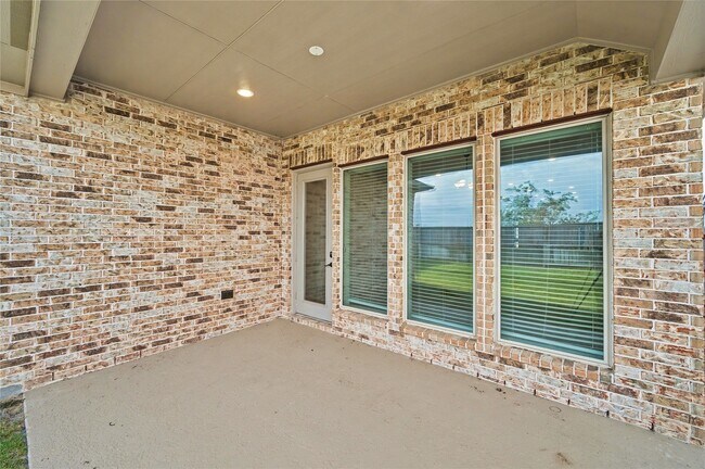 Building Photo - 31527 Splitting Willow Ln