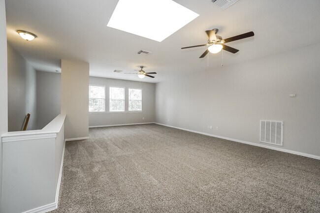 Building Photo - 16042 Belleshire Ln