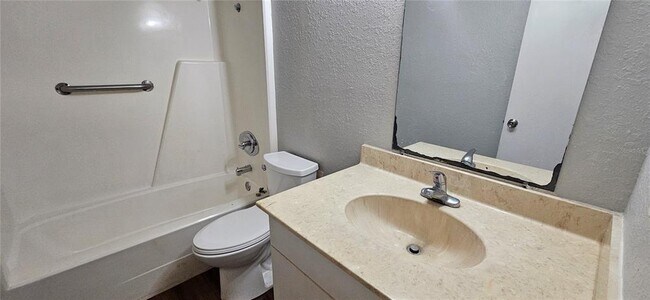 Building Photo - 1229 Kennedy Rd