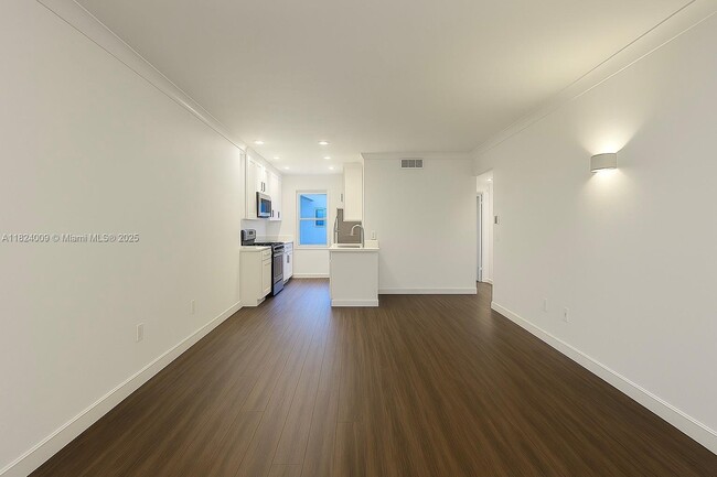 Building Photo - 1446 Lenox Ave.