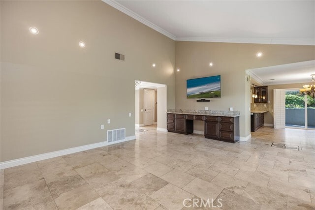 Building Photo - 5011 Duverney