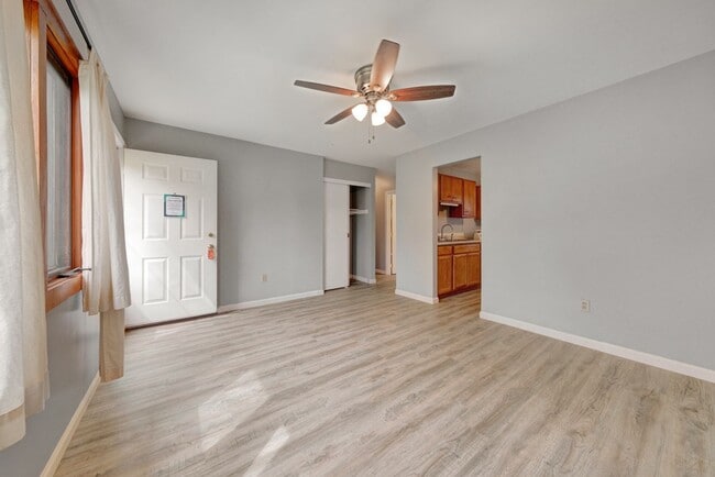 Building Photo - 3 bedroom, 1 bathroom house FOR RENT NOW!