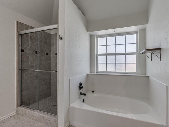 Building Photo - 3028 Weymouth Way