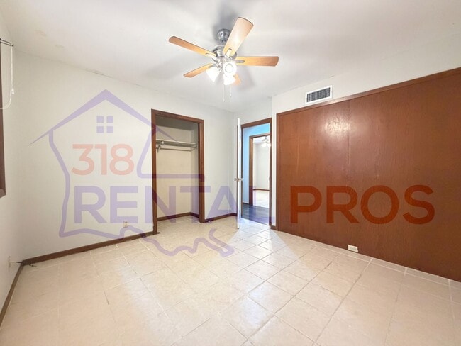 Building Photo - Four Bedroom Two Bath Home