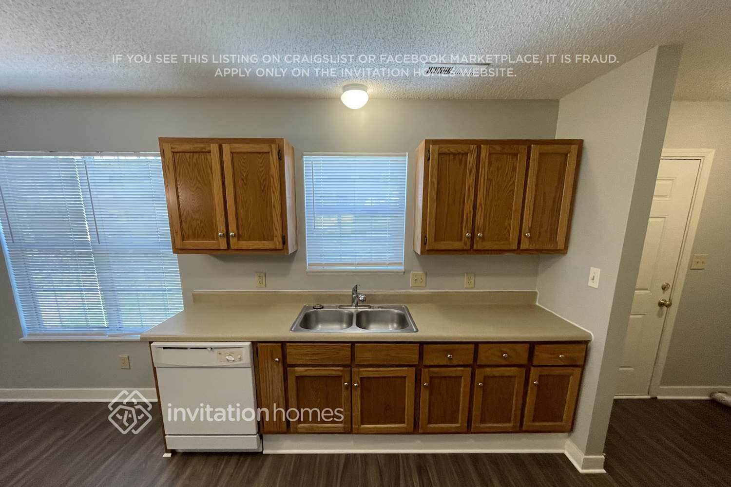 Building Photo - 1409 Ridgewood Dr