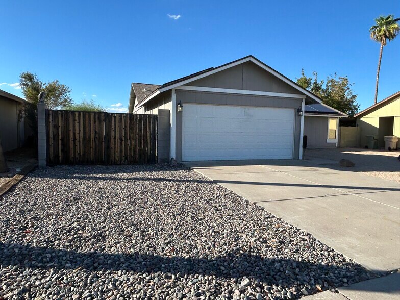 Building Photo - 6150 W Mauna Loa Ln