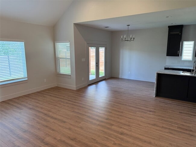 Building Photo - 4804 Dry Creek Rd