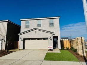 Building Photo - $500 Move In Bonus $2,850 Clovis & Shepherd 4 Bedroom Home, Solar Panels, New Construction - Plum...