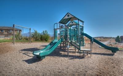 Building Photo - Townhome with Pool and Playground!