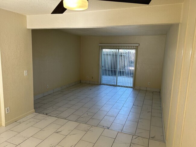 Building Photo - Spacious Townhome in Desirable Fairfield Area