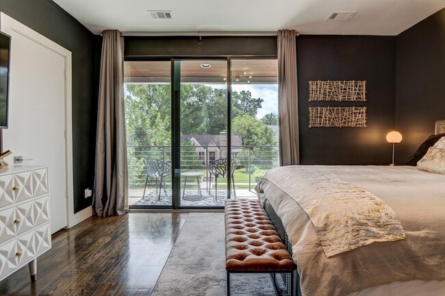 Building Photo - 5017 Milam St