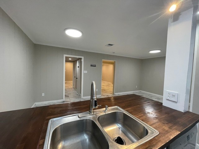 Building Photo - 10327 Loma Vista Dr