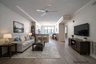 Building Photo - 1x1 Bright & spacious, convenient 1st floor unit. New flooring throughout, new washer/dryer & stove!