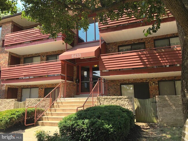 Building Photo - 6433 Richmond Hwy