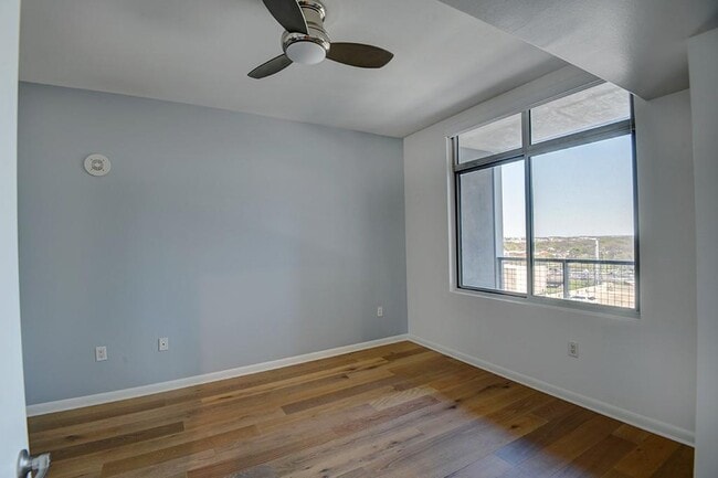 Building Photo - 54 Rainey St