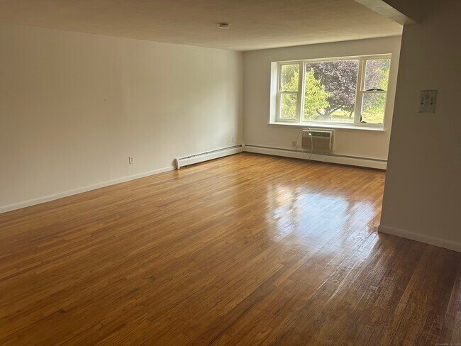 Primary Photo - 70 Farmington Ave
